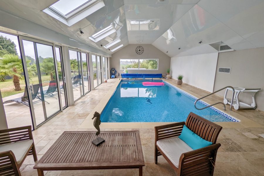 Profitez d'une piscine chauffée à 30°C toute l'année